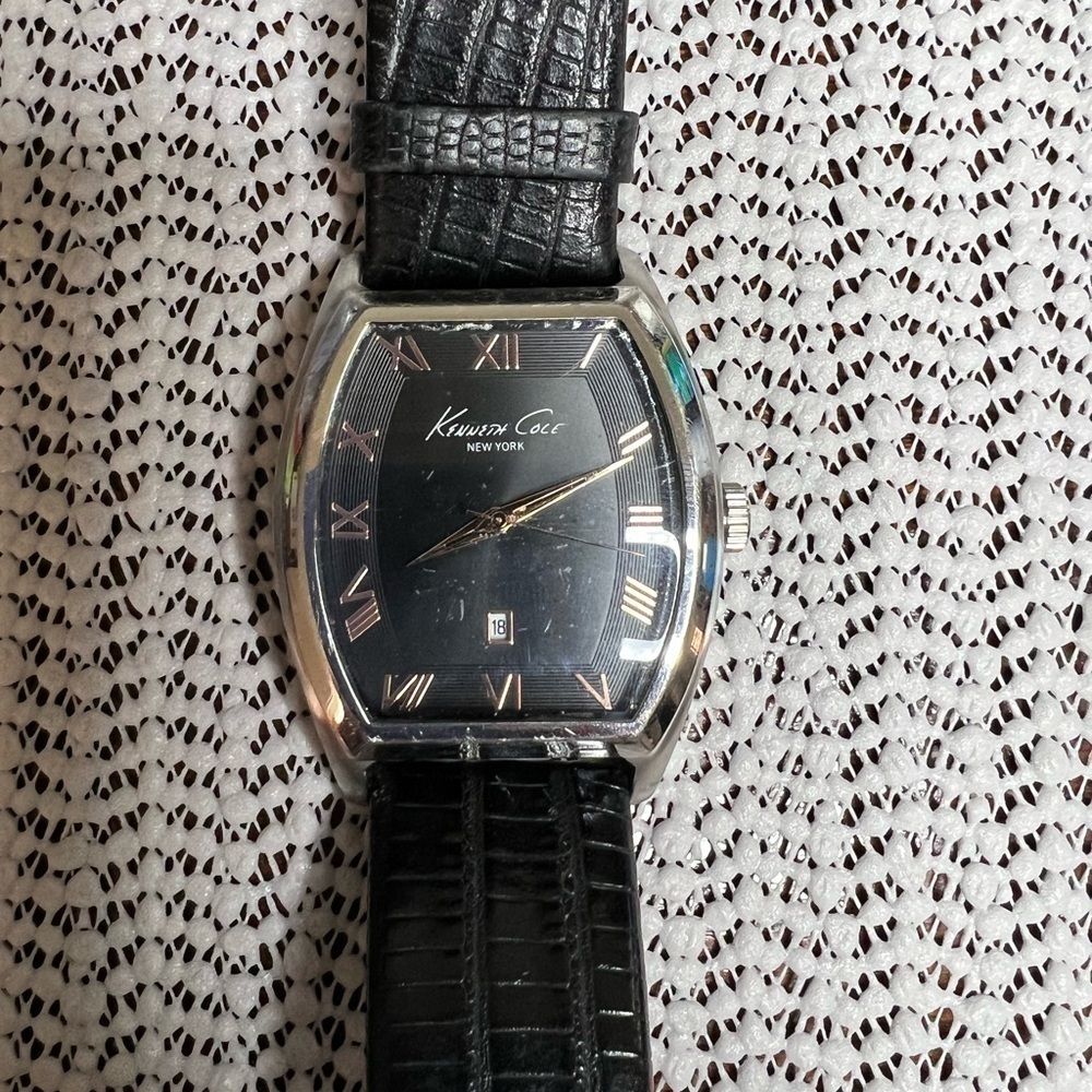 Men’s Kenneth Cole KC8013 Classic Black Croco Grain Leather Strap Watch